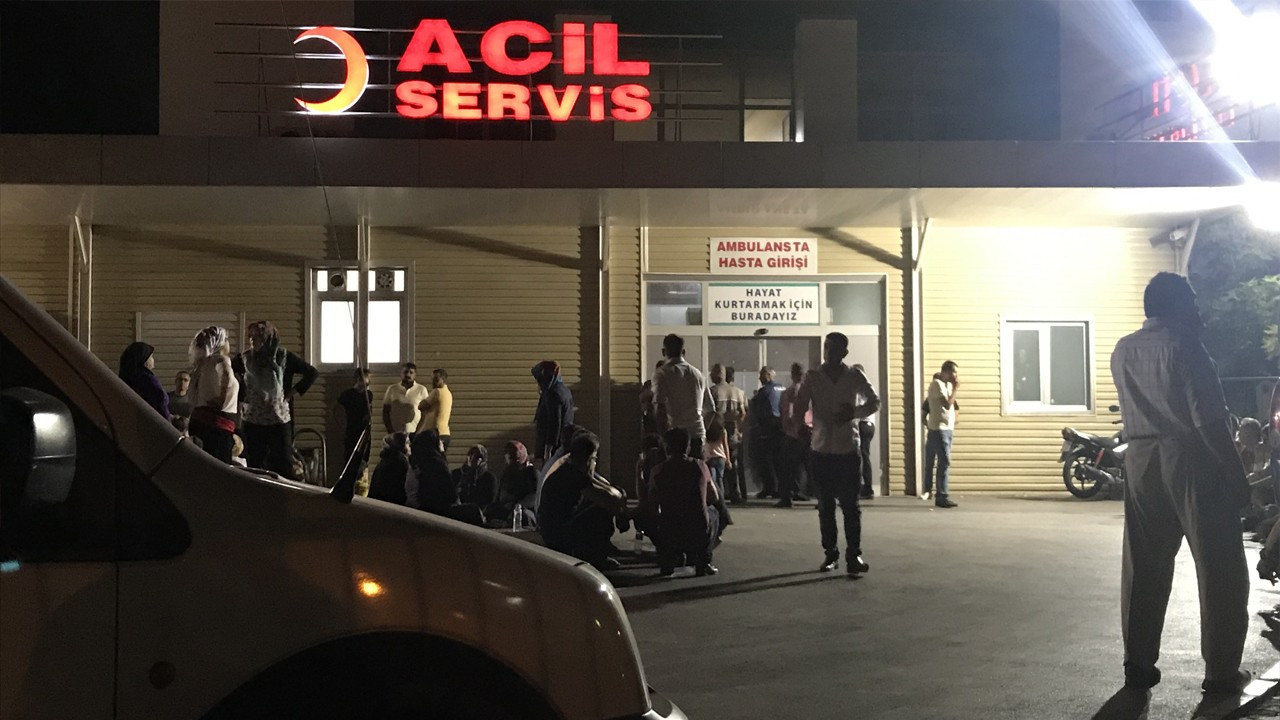 Düğün öncesi damat ve 2 yakını taşlı sopalı kavgada yaralandı