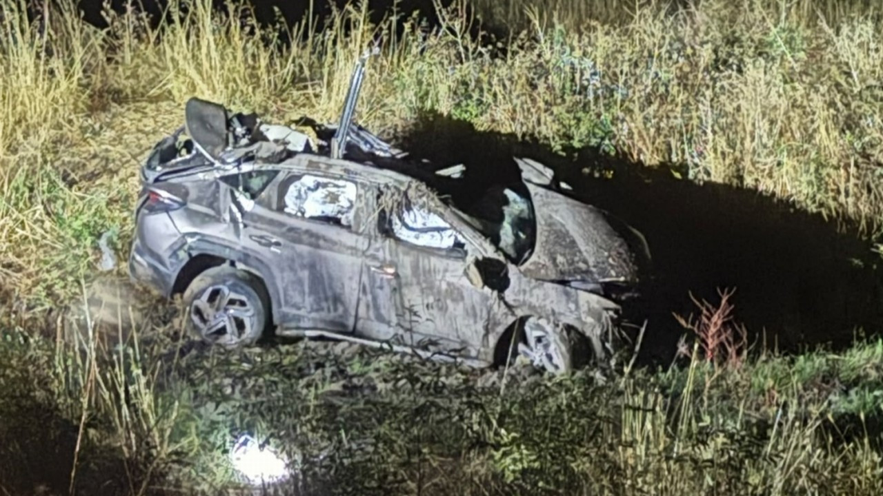 Otomobille TIR, kafa kafaya çarpıştı: 2 ölü, 1 yaralı