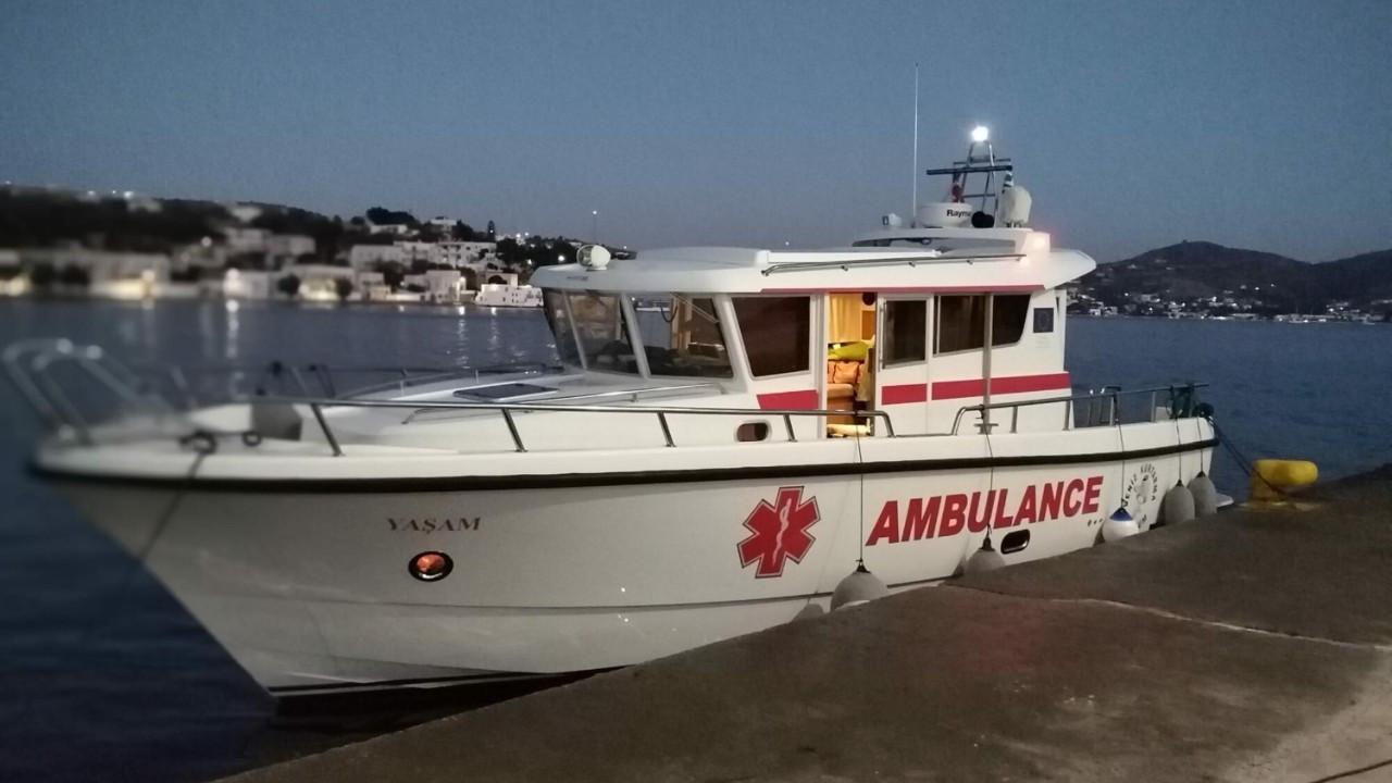 Leros’ta rahatsızlanan Türk genci deniz ambulansıyla Bodrum’a getirildi
