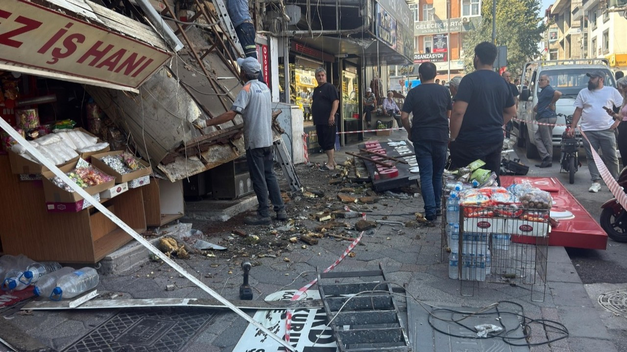 Klima montajı sırasında çökme: 2 yaralı!