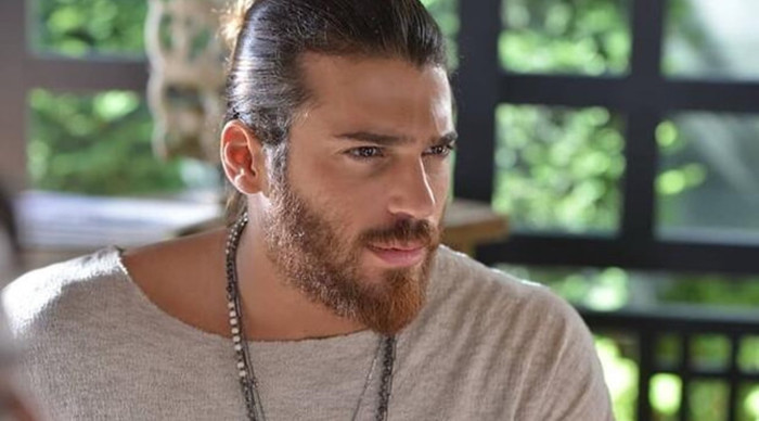 Can Yaman: "İtalya'da neden seviliyorum ben de bilmiyorum"