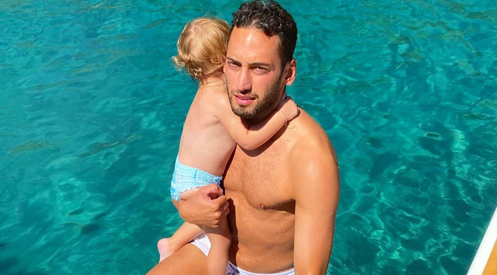 Hakan Çalhanoğlu tatil için köyünü tercih etti