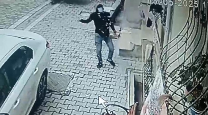 Boşanma aşamasındaki eşinin ailesine kezzapla saldırdı