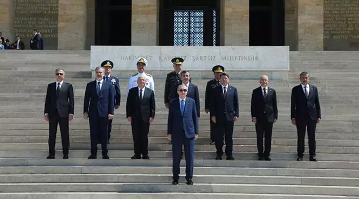 Cumhurbaşkanı Erdoğan ve YAŞ üyeleri Anıtkabir'de