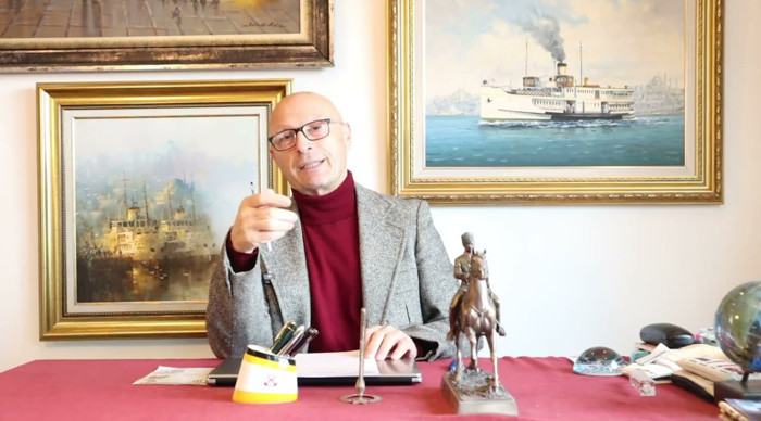 Erol Mütercimler: "Tom Barrock 'Bölgede devletler monarşi ile yönetilsin' dedi"