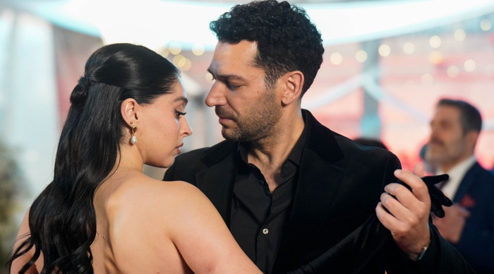 Güller ve Günahlar’da romantik dans