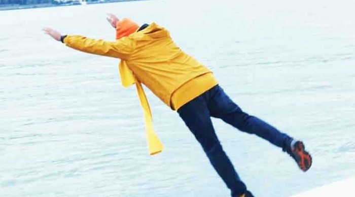 Yılların ünlü ismi bir anda Boğaz'ın soğuk sularına atladı!