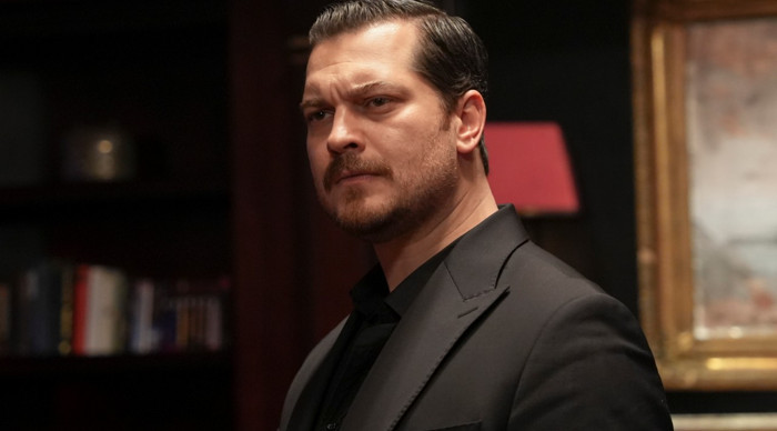 Eşref Rüya'nın düşen reytingi Çağatay Ulusoy'un uykularını kaçırıyor