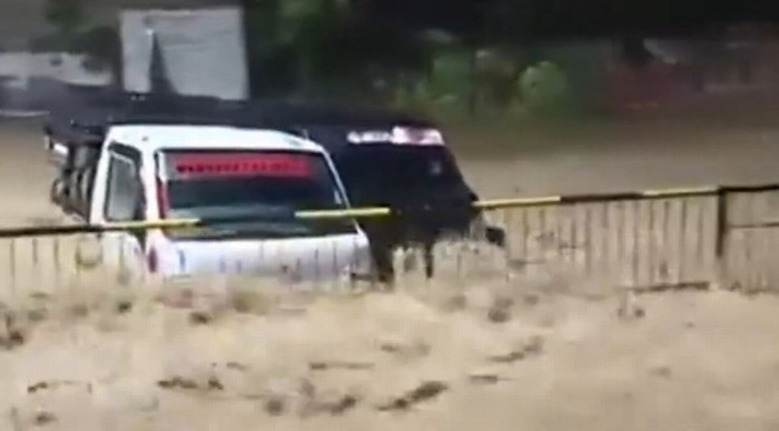 Filipinler'de tropikal fırtına: 12 ölü