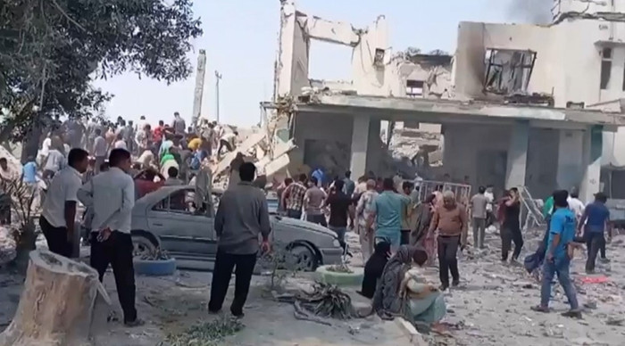 İran'da kız ilkokuluna saldırı: 60 ölü