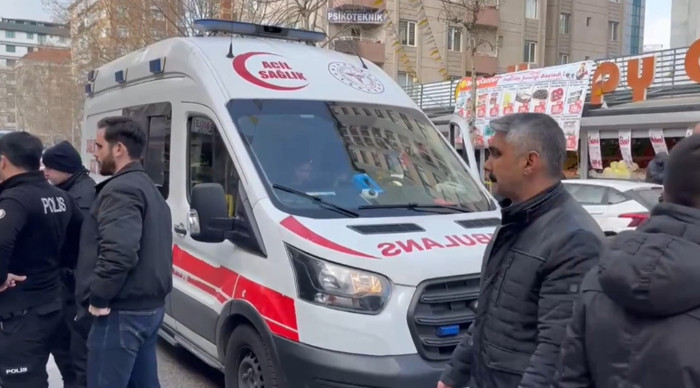 Ataşehir'de çöp kamyonunun çarptığı kadın hayatını kaybetti