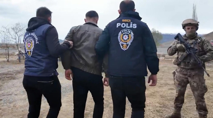 Iğdır'da yasa dışı bahis operasyonu; 6 gözaltı