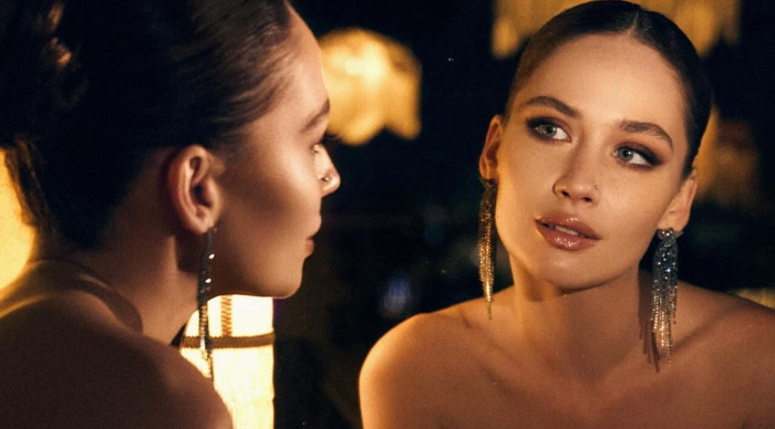 Güzel oyuncu 'Halef' dizisine apar topar veda ediyor