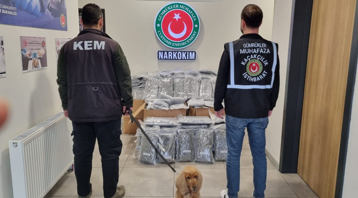 Edirne ve İstanbul'da 420 kilo esrar ele geçirildi