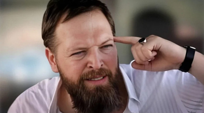 Atatürk düşmanı Fatih Tezcan yurt dışına topukladı