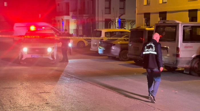 Aracından indiği sırada silahlı saldırıda yaralandı