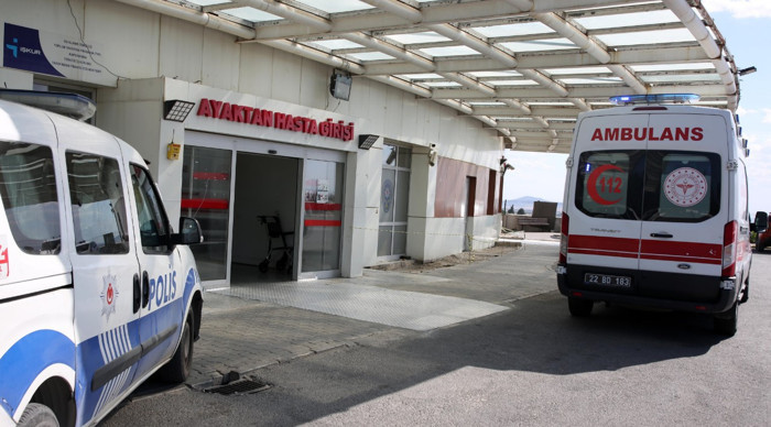Parkta kadınların bıçaklı kavgası! 1 ağır yaralı