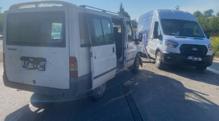 Bursa'da minibüsler çarpıştı: 4 yaralı
