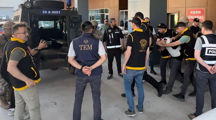 Eşini odunla döverek öldüren şüpheli tutuklandı