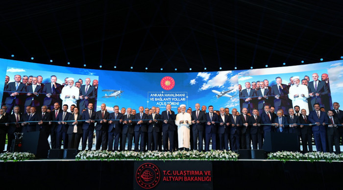 Cumhurbaşkanı Erdoğan: "Diplomasinin kalbi Türkiye'de atıyor"