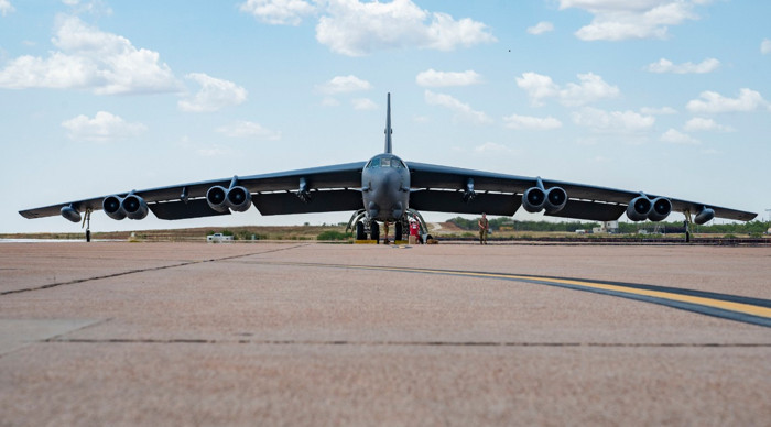 ABD'de ‘B-52 Stratofortress’ uçağı düştü