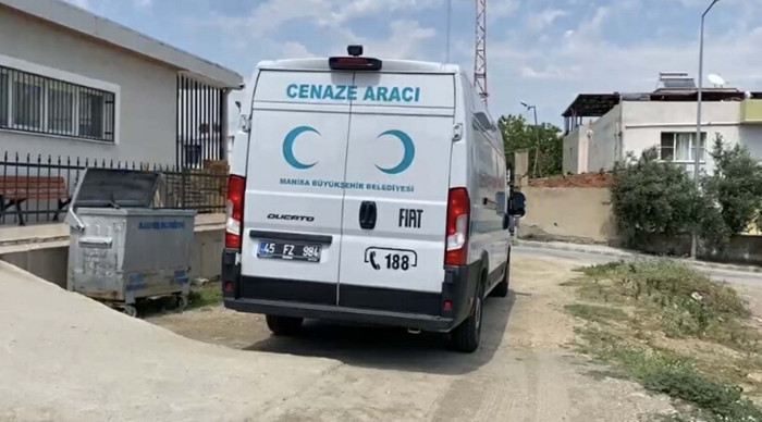 Boşandıktan sonra ailesinin yanına dönen genç kadın, babası tarafından öldürüldü