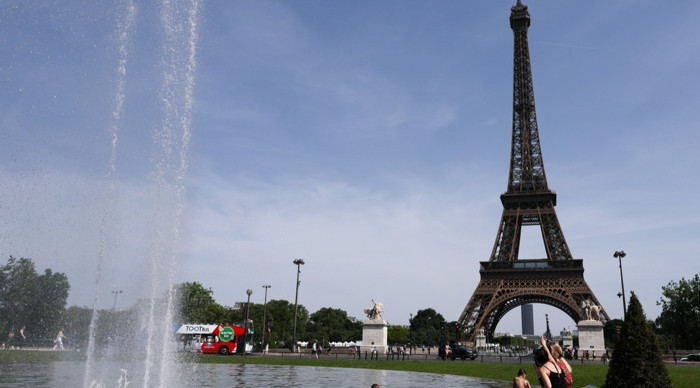 Paris'te dün aşırı sıcaklar nedeniyle 109 kişi hayatını kaybetti