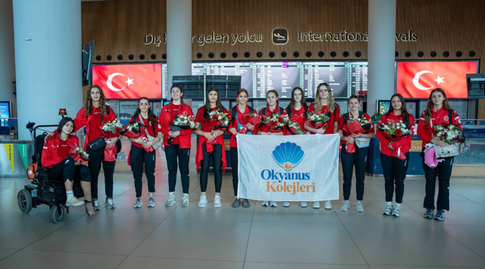 Okyanus Koleji Kız Voleybol Milli Takımı, dünya ikincisi oldu