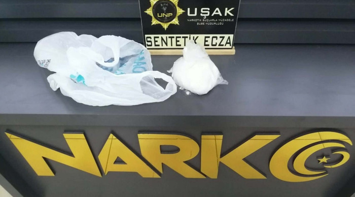 Şüphe üzerine durdurulan 2 İranlının midesinden uyuşturucu çıktı