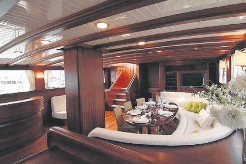 Derin Mermerci mavi tura bir servet ödedi - Resim : 3