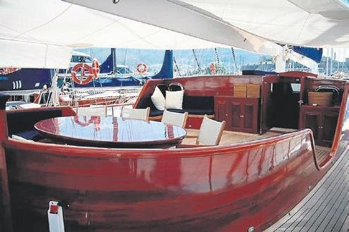 Derin Mermerci mavi tura bir servet ödedi - Resim : 4