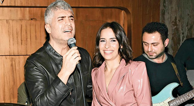 Özcan Deniz gecelerde efkar dağıttı