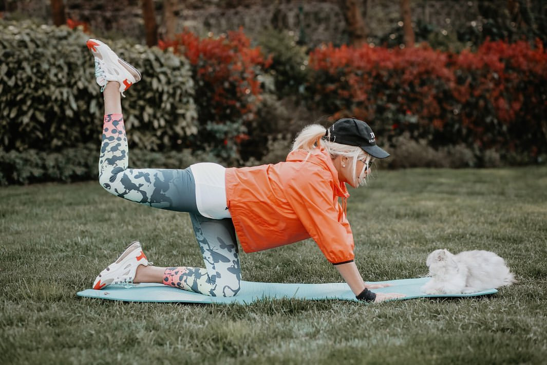 Ajda Pekkan sevenlerini spora davet etti