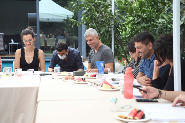 Ünlü oyuncular okuma provasında buluştu - Resim : 3