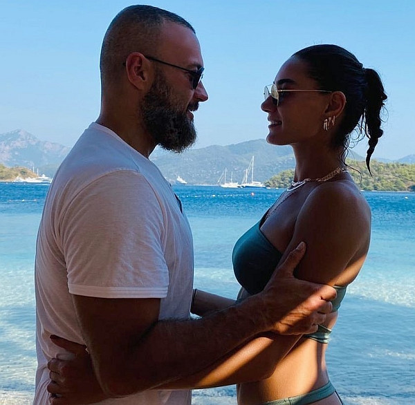 Hande Subaşı'ndan sevgilisiyle romantik paylaşım