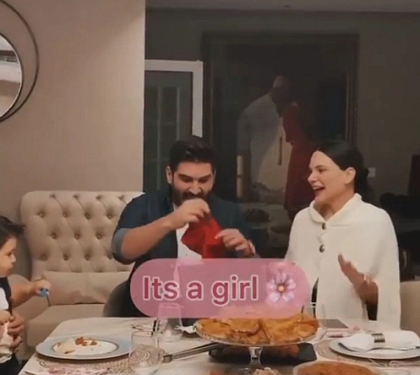 Almeda Abazi-Tolgahan Sayışman çiftinin bebeklerinin cinsiyeti belli oldu