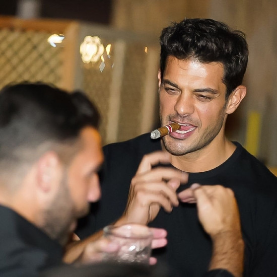 Hadise'den sürpriz aşkı Mehmet Dinçerler'e övgüler!