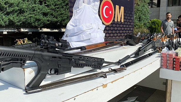 Emniyet’in bahçesinde "Sarallar" sergisi