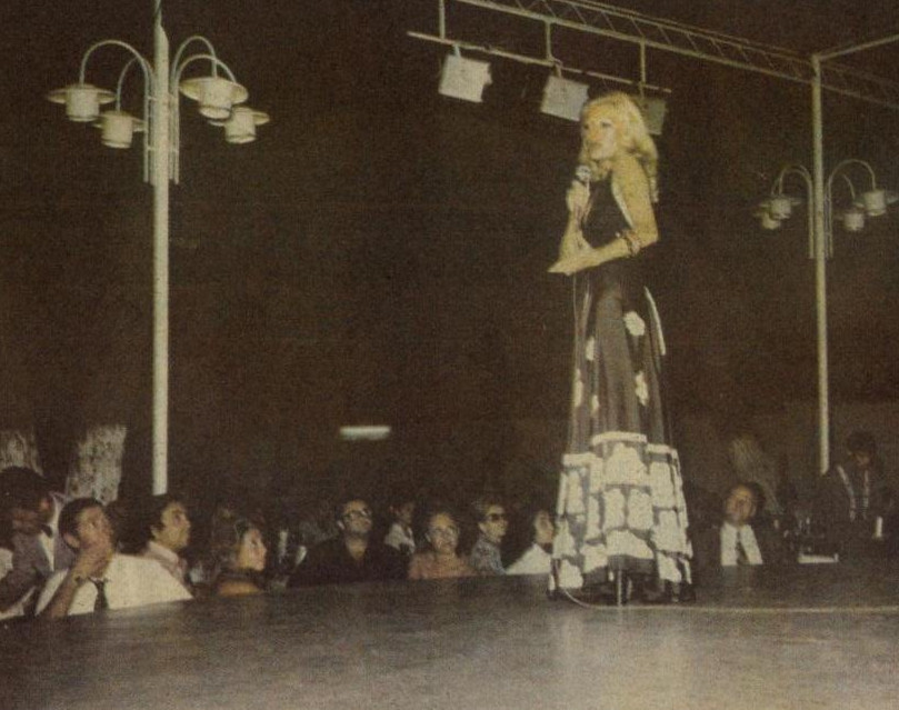 'Hepsinin yeri ayrı' diyen Ajda Pekkan kıyafetlerini vermeye kıyamıyor