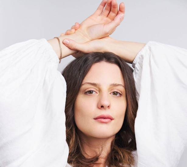 Evlendikten sonra kariyerine ara veren oyuncudan bomba haber!