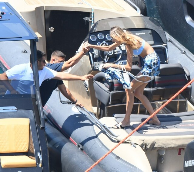 Şevval Şahin çıktığı tatilde zor anlar yaşadı - Resim : 2