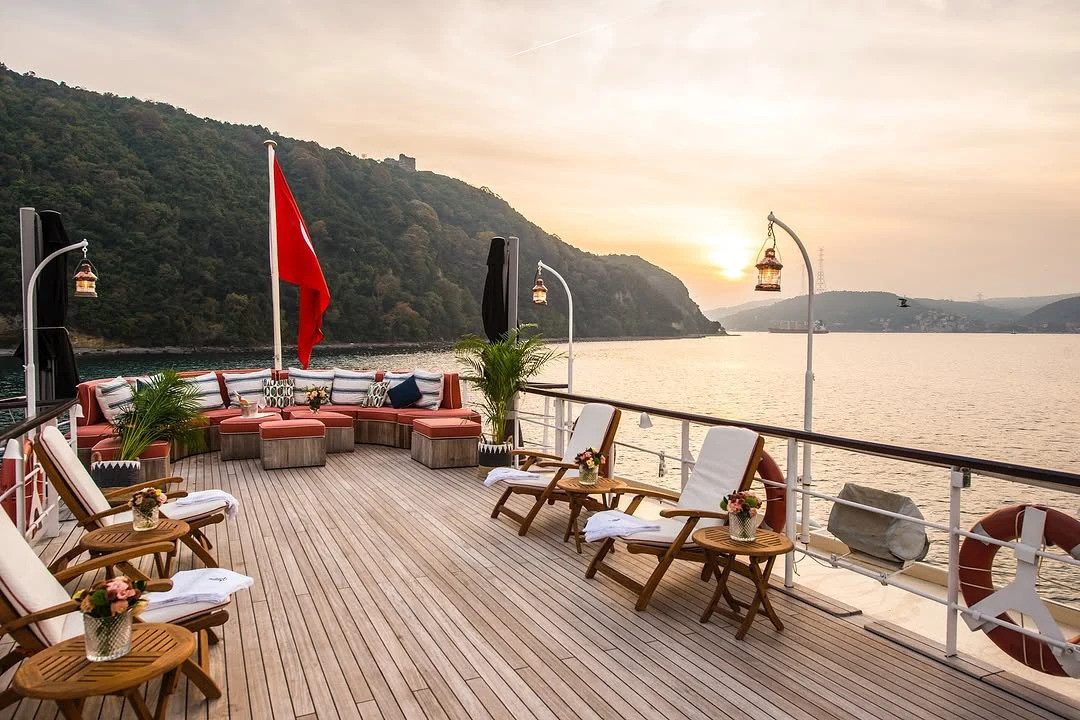 Jet-set yatında haftalık keyif 112 bin euro - Resim : 3