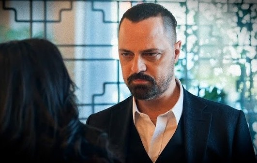 Ertan Saban, AVM'nin çıkışını bulamadı