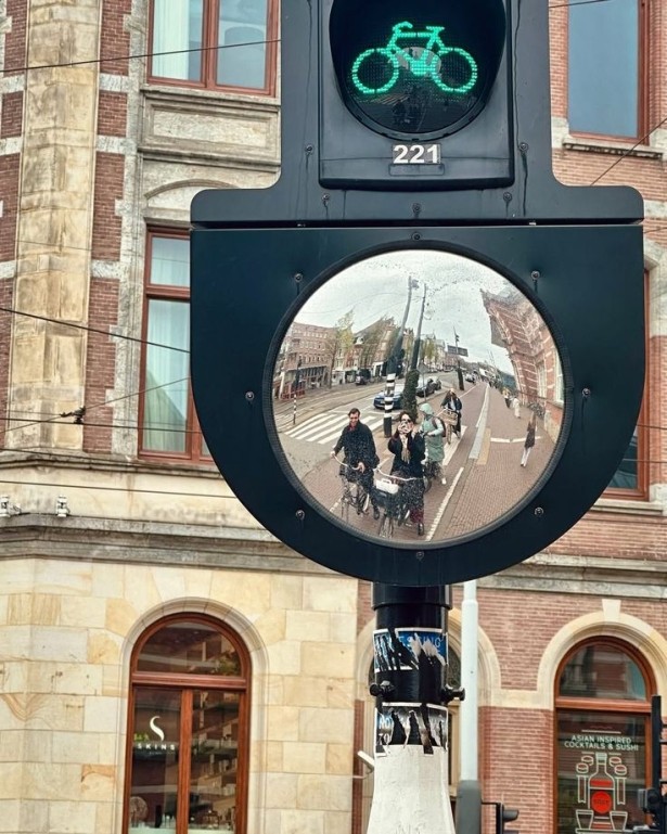 Birce Akalay ve Hakan Kurtaş Amsterdam'da aşka geldi - Resim : 2