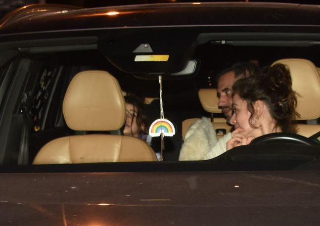 Özge Özpirinçci - Burak Yamantürk çifti trafikte sobelendi