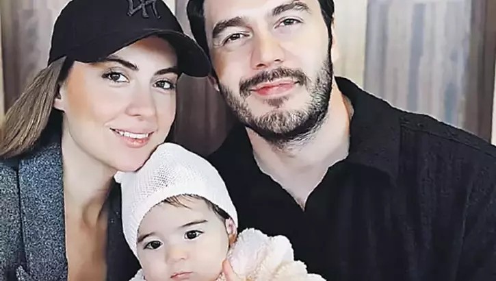 Deprem korkusu yaşayan mutlu çift evlerini taşıdı