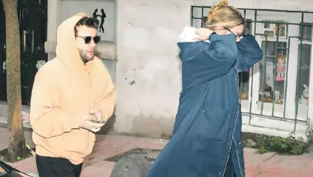 Yağız Can Konyalı ve Derya Şensoy aynı evde yaşıyor