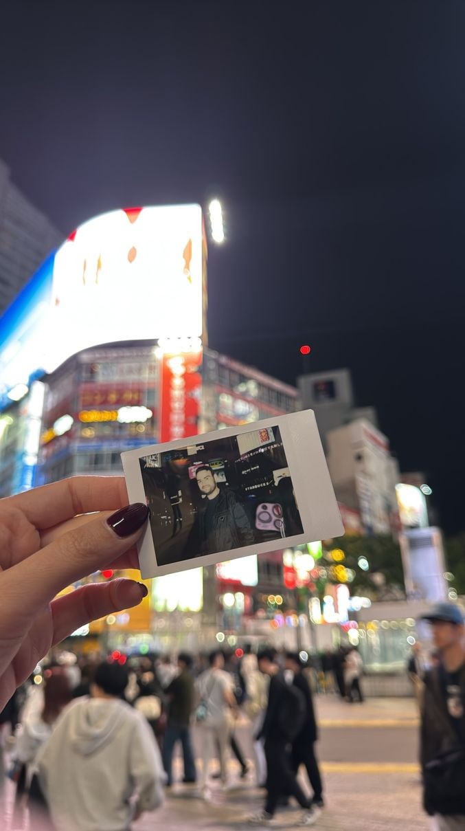 Esra Bilgiç Japonya'da aşka geldi - Resim : 2