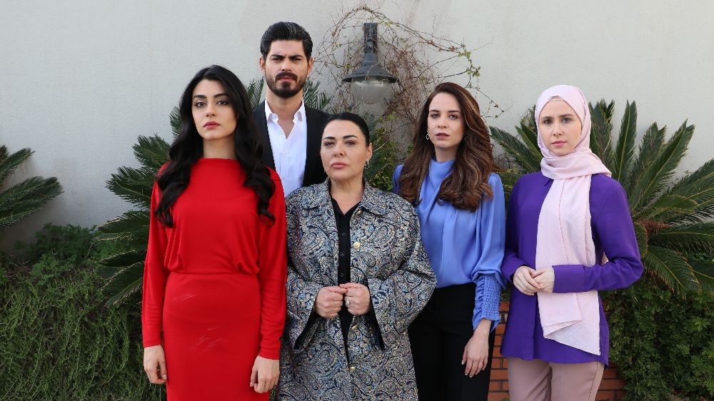 'Gelin' dizisi 200. bölüm pastasını kesti - Resim : 2