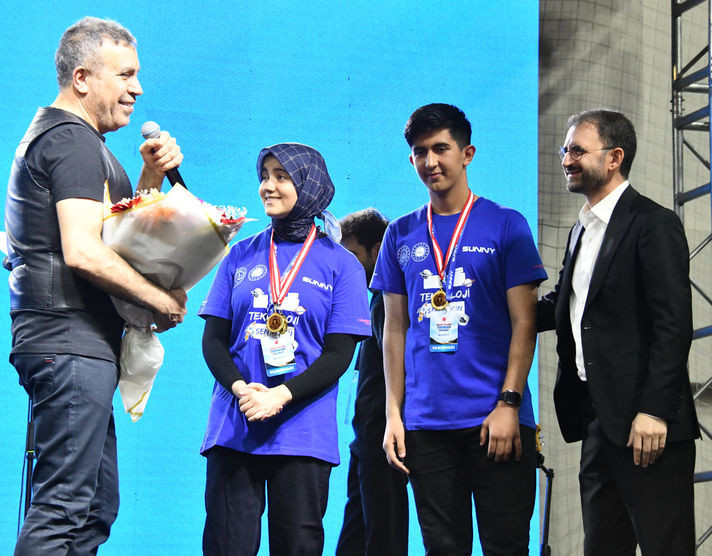 Haluk Levent: "Başarılar emekle oluyor"